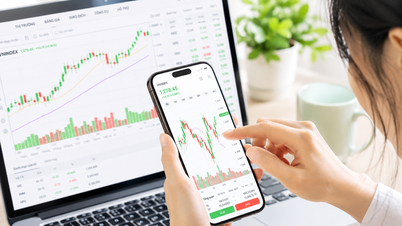 Cổ phiếu PLX bất ngờ tăng trần giữa lúc thị trường rung lắc