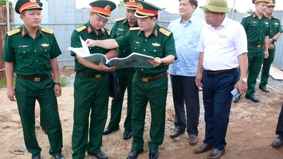 Quân khu 5 kiểm tra tiến độ xây nhà sinh hoạt cộng đồng ở Đắk Lắk