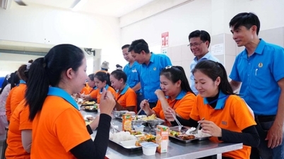 Dari perumahan yang disponsori serikat pekerja hingga waktu istirahat makan siang untuk para pekerja di Quang Ngai.