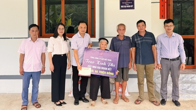 Trao nhà Đại đoàn kết cho các hộ nghèo tại xã Kim Đồng - Báo Cao Bằng điện tử
