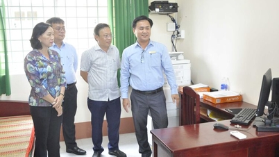 รองประธานคณะกรรมการประชาชนจังหวัดอานเจียง เหงียน ถิ มินห์ ถุย ตรวจเยี่ยมการเตรียมการสำหรับการสอบจบการศึกษาระดับมัธยมปลายปี 2026
