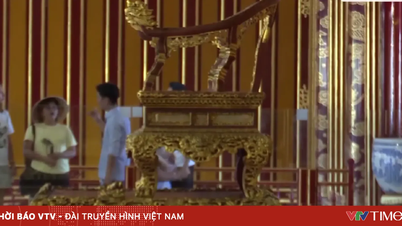 Zakończono restaurację tronu dynastii Nguyen.
