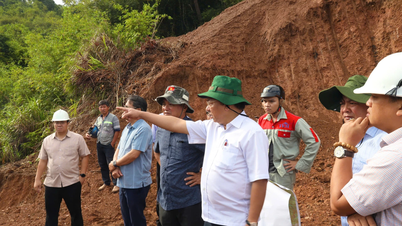 Le vice-président du Comité populaire provincial, Le Huyen, inspecte l'avancement du projet de route interrégionale Khanh Son - Khanh Vinh.