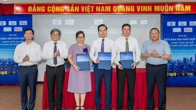 Peluncuran Portal Umpan Balik Layanan Publik di Hanoi.
