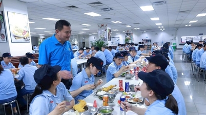 노동조합은 공휴일 수를 늘리고 직원들의 근무 시간을 줄이는 방안을 제안하고 있다.