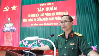 Wilayah Militer 5 meresmikan pelatihan tentang platform rapat tanpa kertas dan versi mobile dari Sistem Informasi Komando dan Kontrol.