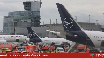 Sebuah pesawat Boeing 787 mengalami kerusakan pada roda pendaratan depan di Bandara Frankfurt.