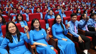 Afslutningsceremoni for den vietnamesiske fagforenings 14. kongres