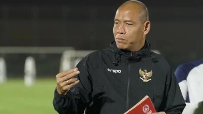 Indonesian U19-maajoukkueen valmentaja esittää pelaajilleen uhkavaatimuksen ennen tärkeää ottelua Vietnamin U19-maajoukkuetta vastaan.