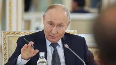Putyin elnök: A Szu-57 a világ legjobb vadászgépe.