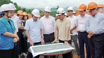 Vicepremierminister Le Tien Chau inspicerer fremskridtene med opførelsen af ​​kostskoler med flere niveauer i Cao Bang.