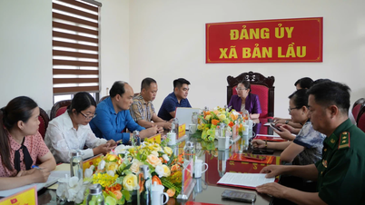 Kammerat Giàng Thị Dung - vicesekretær for den provinsielle partikomité, leder af den provinsielle nationalforsamlingsdelegation, arbejdede i Bản Lầu kommune.