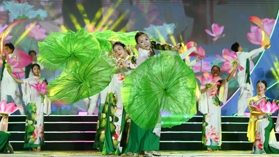 การถ่ายทอดภาพทิวทัศน์ทะเลในยามค่ำคืนผ่านขบวนการร่วมสมัย