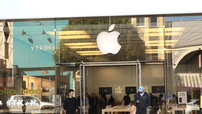 Apple restrukturalizuje svůj maloobchodní systém v USA.
