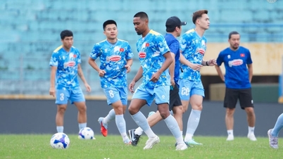 La selección nacional vietnamita debería "ceder" a Quang Hai y Dinh Bac al Club CAHN.