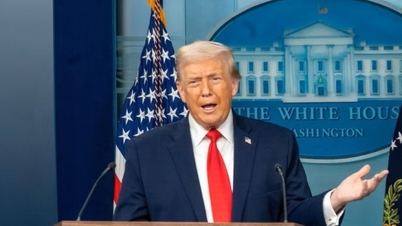 A Közel-Keletet ismét légicsapások és szirénák rázzák meg, miközben Trump elnök az iráni dúsított uránhoz való hozzáférésről beszél.