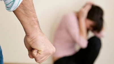 오늘날에도 여성들은 여전히 ​​폭행을 당하고 "내가 무슨 잘못을 했으니 이런 일을 당할 만하다"는 비난을 받고 있습니다.