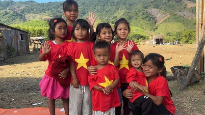 'Mang sữa lên bản': Những chuyến đi chở đầy yêu thương