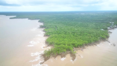 Warga setempat sangat khawatir tentang erosi pantai.