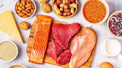 Should you eat meat or fruit for breakfast?
