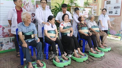 Ho Chi Minh-staden: Medborgarcenter för äldre öppnas.
