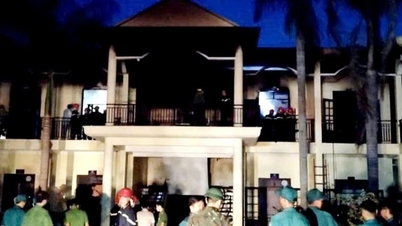 Authorities brought the large fire at the Party Committee headquarters of Thuong Duc commune under control.