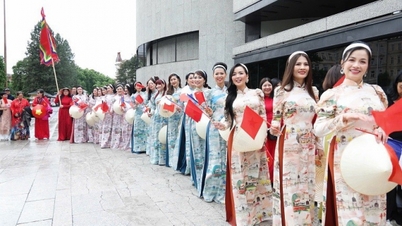 A vibrant and colorful atmosphere at the Culture - Food - Ao Dai Festival in Europe.