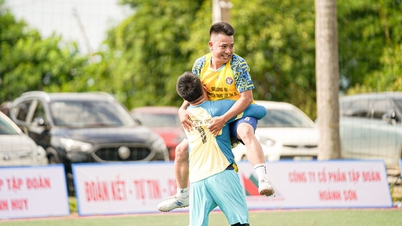 Dalam sebuah comeback yang mendebarkan, FC Press Ha Tinh melaju ke final bersejarah melawan Nghe An.