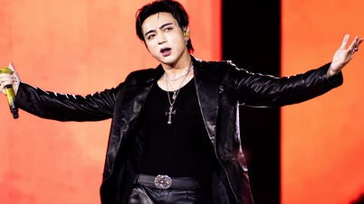 Soobin lần đầu hát live ca khúc 10 triệu view đang gây sốt mạng xã hội