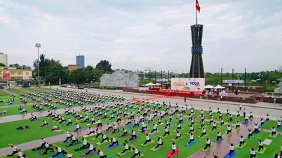 Imponerende yogaforestilling i stor skala i Thai Nguyen.