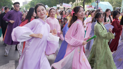Ho Chi Minh City: Mass parade of Ao Dai (traditional Vietnamese dress) across the city on March 8th.