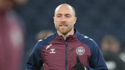 A dán középpályás, Christian Eriksen ismét összeesett a pályán, gyaníthatóan második agyvérzést kapott, és a mérkőzést lefújták.
