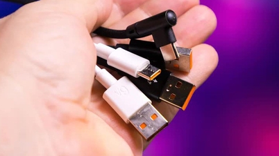 Mengapa port USB-A memiliki warna yang berbeda, sedangkan port USB-C tidak?