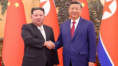 Den kinesiske presidenten innleder besøket i Nord-Korea.