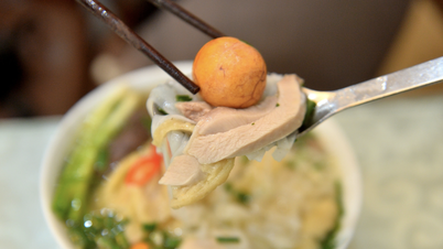 O que torna o restaurante de pho de frango mais caro de Hanói tão especial, a ponto de ter sido nomeado pelo Guia Michelin?