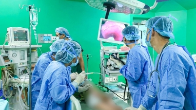 Nội soi lấy khuyên tai sắc nhọn cho bé gái 11 tháng tuổi