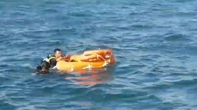 19 orang diselamatkan dari sebuah bot laju yang karam di laut Cua Dai.