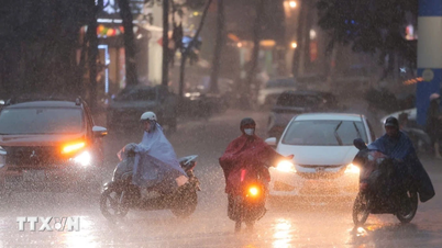Badai petir terus meluas; Hanoi harus bersiap menghadapi tornado, petir, dan hembusan angin kencang.