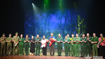 "Sumpah Kesembilan" di atas panggung Teater Drama Angkatan Darat.