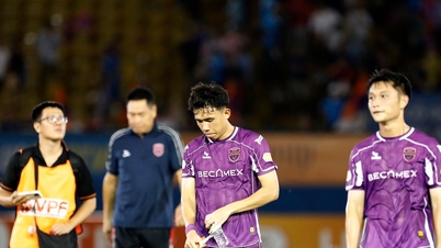 Có một ngày V-League chia nửa buồn, vui