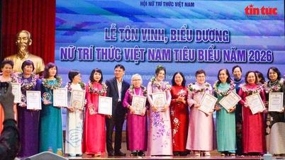 Memberikan penghargaan kepada 44 intelektual wanita Vietnam terkemuka pada tahun 2026.