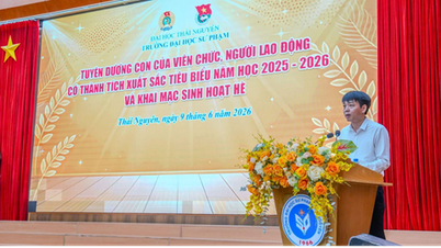 ສະຫະພັນກຳມະບານມະຫາວິທະຍາໄລສຶກສາທິການ ແລະ ກິລາ ທາຍງວຽນ ໄດ້ຈັດພິທີມອບລາງວັນເພື່ອເປັນກຽດແກ່ລູກຫຼານຂອງພະນັກງານ ແລະ ຜູ້ອອກແຮງງານທີ່ບັນລຸຜົນການຮຽນສູງໃນສົກຮຽນ 2025-2026 ແລະ ເປີດກິດຈະກຳລະດູຮ້ອນປີ 2026.
