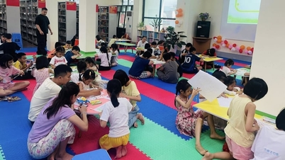 Tempat bermain musim panas yang aman bagi siswa di daerah pegunungan.