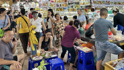 Ho Chi Minh City's cuisine is on TikTok: What's so appealing about Saigon Ward, Ben Thanh Market, and Cholon Market?