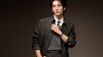 Joshua de SEVENTEEN recibe buenas noticias.