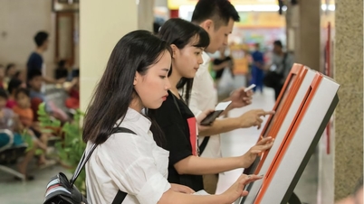 Tiket kereta api diskaun untuk pelajar dan ahli keluarga yang mengiringi mereka.
