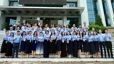 ຄະນະວິຊາ ແລະ ພະນັກງານຂອງມະຫາວິທະຍາໄລຮ່າລອງ ໄດ້ເຂົ້າຮ່ວມໃນການປະຕິບັດໜ້າທີ່ໃນການສອບເສັງຈົບຊັ້ນມັດທະຍົມຕອນປາຍປີ 2026.