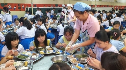 Mengendalikan makanan palsu dan iklan menyesatkan.