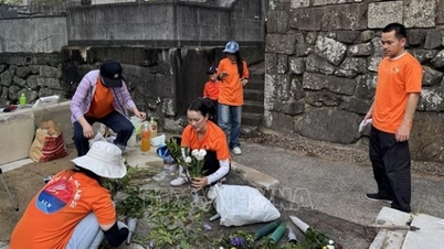 나가사키에 거주하는 베트남 사람들은 응옥호아 공주에게 감사를 표하며 우정의 다리를 놓았습니다.