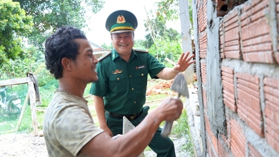 হুয়ং ল্যাপের সুবিশাল অরণ্যে সীমান্তরক্ষীরা স্থানীয় জনগণের জন্য সমর্থনের স্তম্ভ হিসেবে কাজ করে।